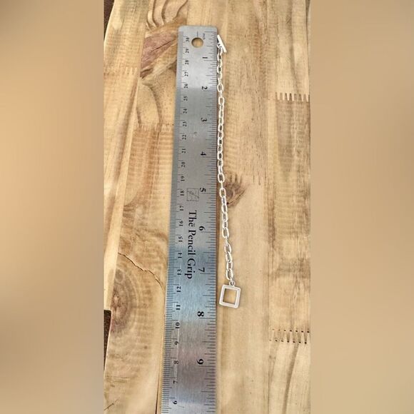 Silver tone toggle closure bracelet - Picture 2 of 3